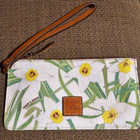 Dooney and Bourke Leather Floral Wristlet Clutch Lillies EUC - Picture 1 of 13